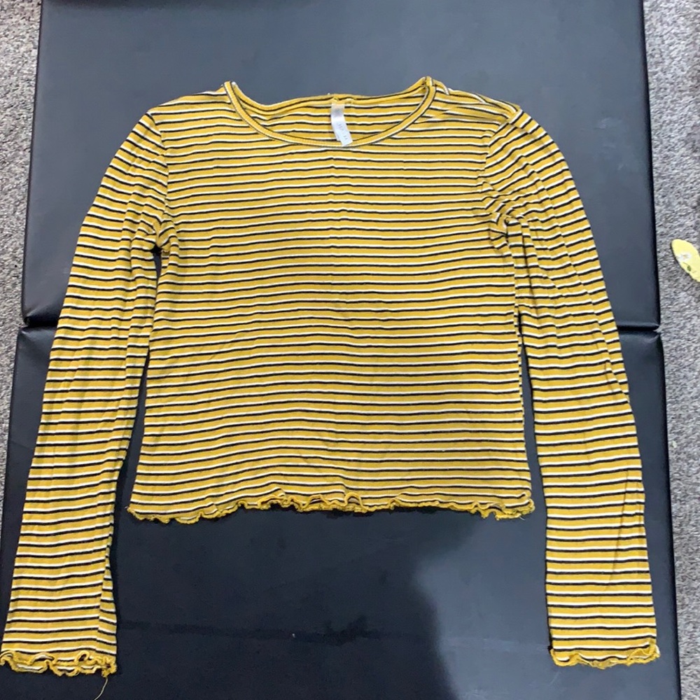 Form Fitting Styling Shirt